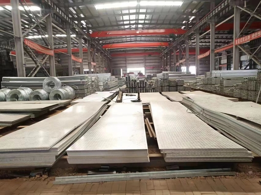 JIS Standard 2.3mm Gorąco walcowana galwanizowana płyta wzoru do budowy Długość 6000mm