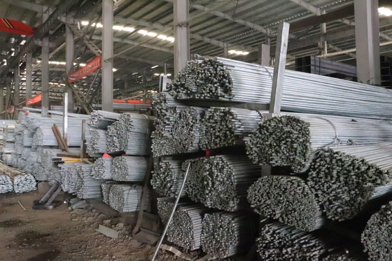 GB Standard Hot Dip Galvanized Round Steel do zastosowań spawania