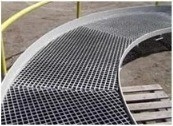 Certyfikat ISO9001 Metalowe materiały budowlane Galwanizowane stalowe kratki pasówki Srebro