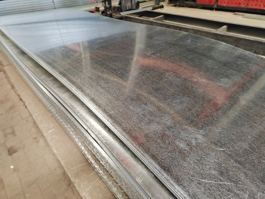 5.75*1500mm Słodzenie Galwanizowana blacha stalowa do powłoki budowlanej Z41-Z60 Dostosowywalna