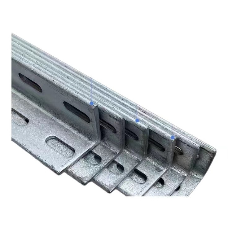 Q195-Q420 Seria 25*25*4mm-200*200*10mm Stal równoboczna pod kątem ciepłym z otworem